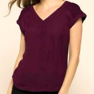 FORTUNE & IVY | V-neck Tee. Mixed material, Plum. Size M. Like new.